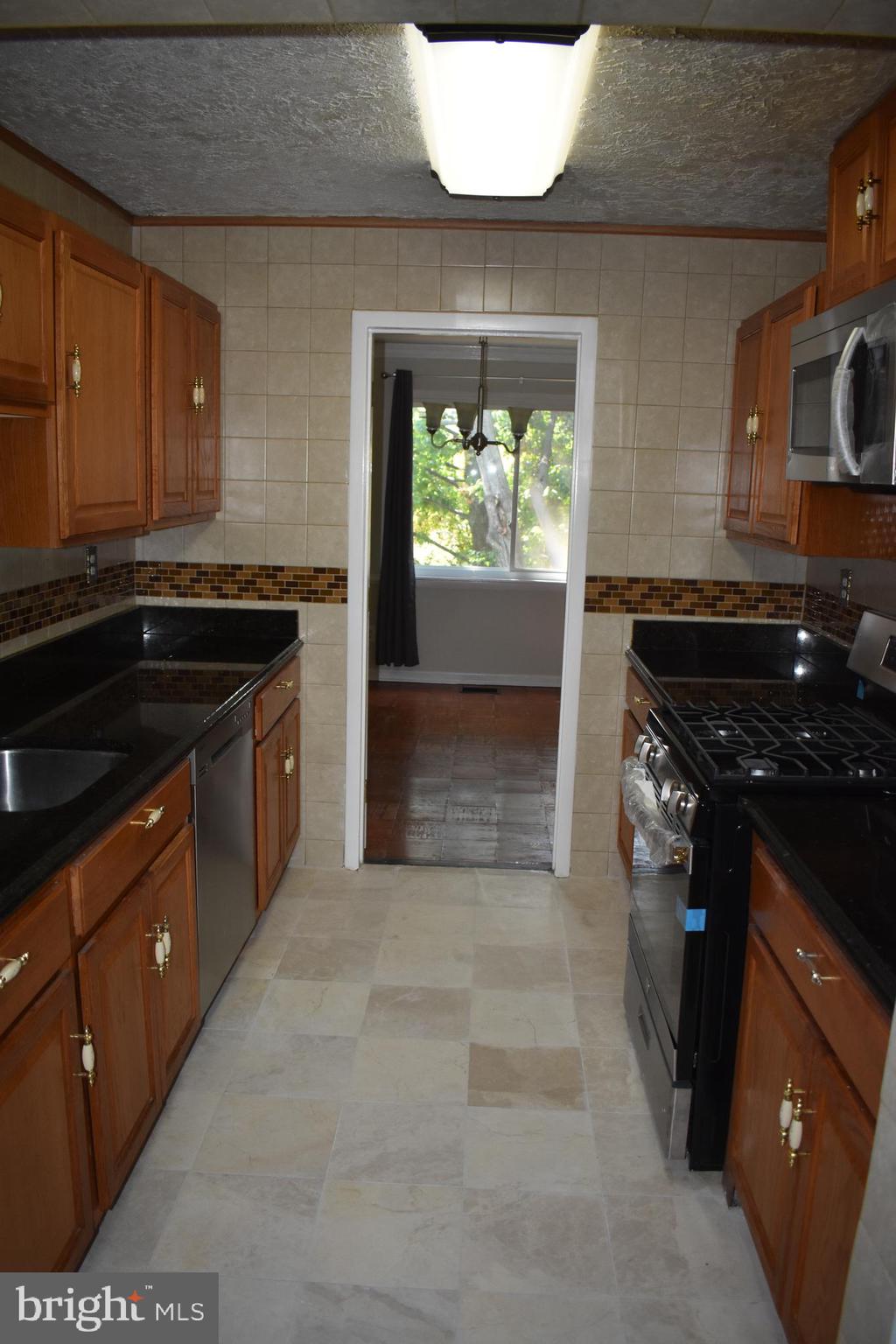 583 Summit Hall Road Gaithersburg, MD 20877 - Photo 14 of 52 Gallery Image 14