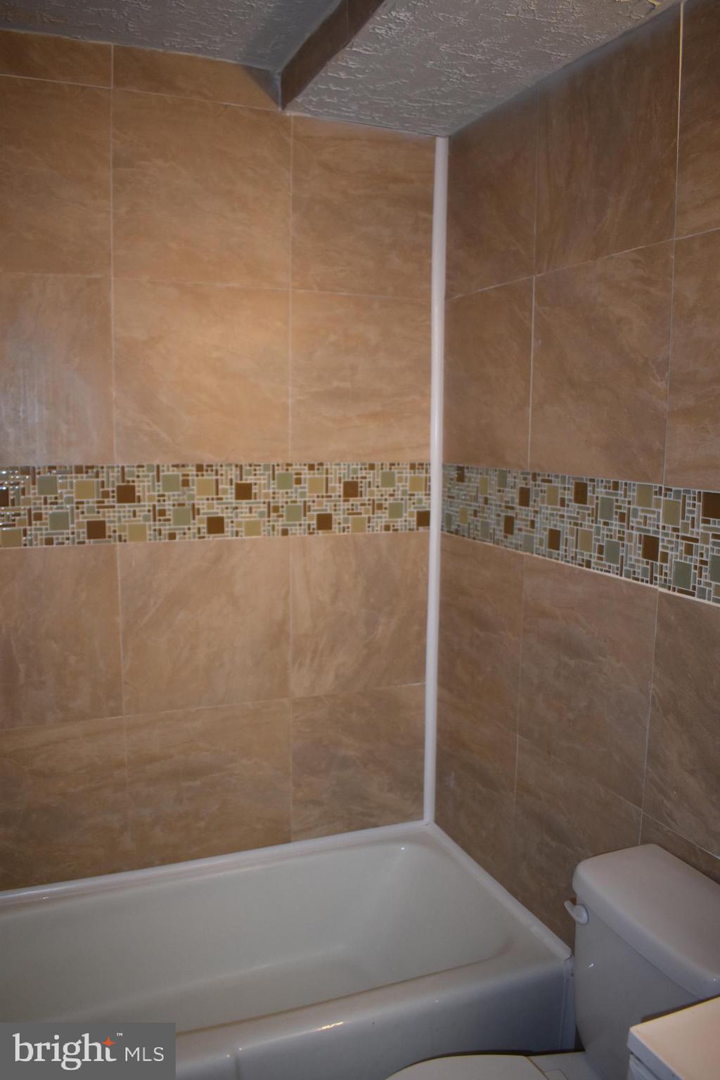 583 Summit Hall Road Gaithersburg, MD 20877 - Photo 30 of 52 Ceramic floors