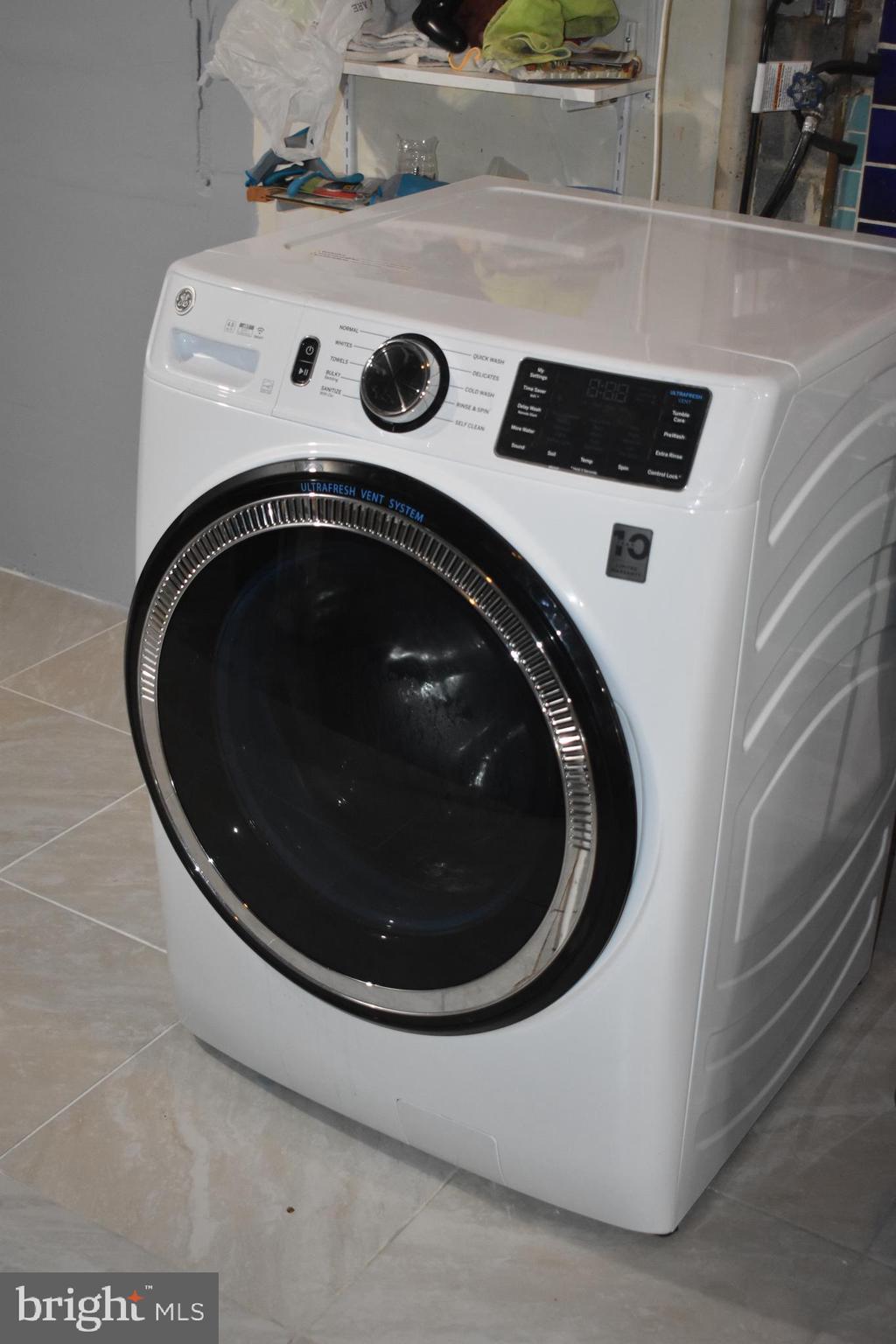 583 Summit Hall Road Gaithersburg, MD 20877 - Photo 42 of 52 Washer and dryier
