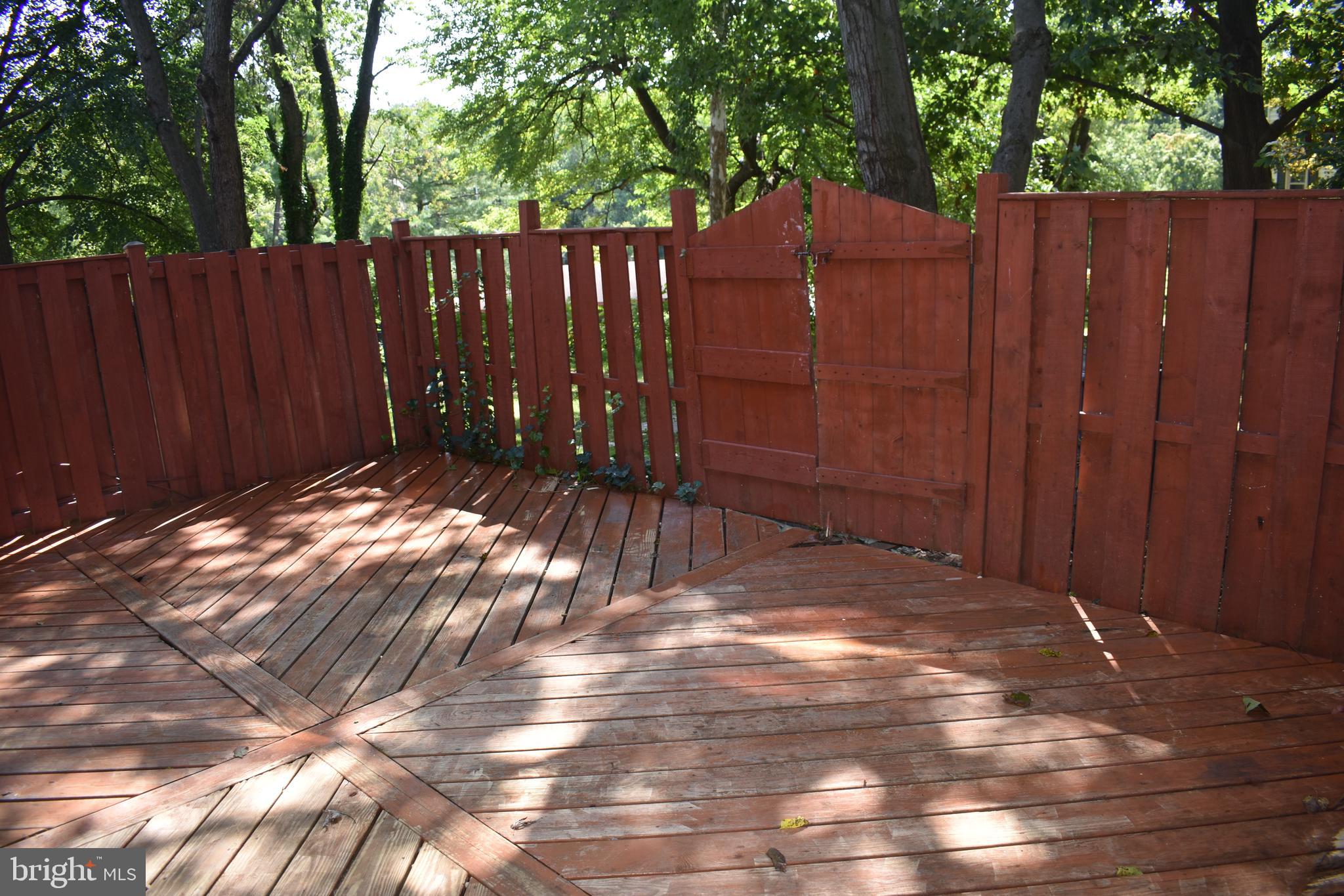 583 Summit Hall Road Gaithersburg, MD 20877 - Photo 48 of 52 Fence backyard