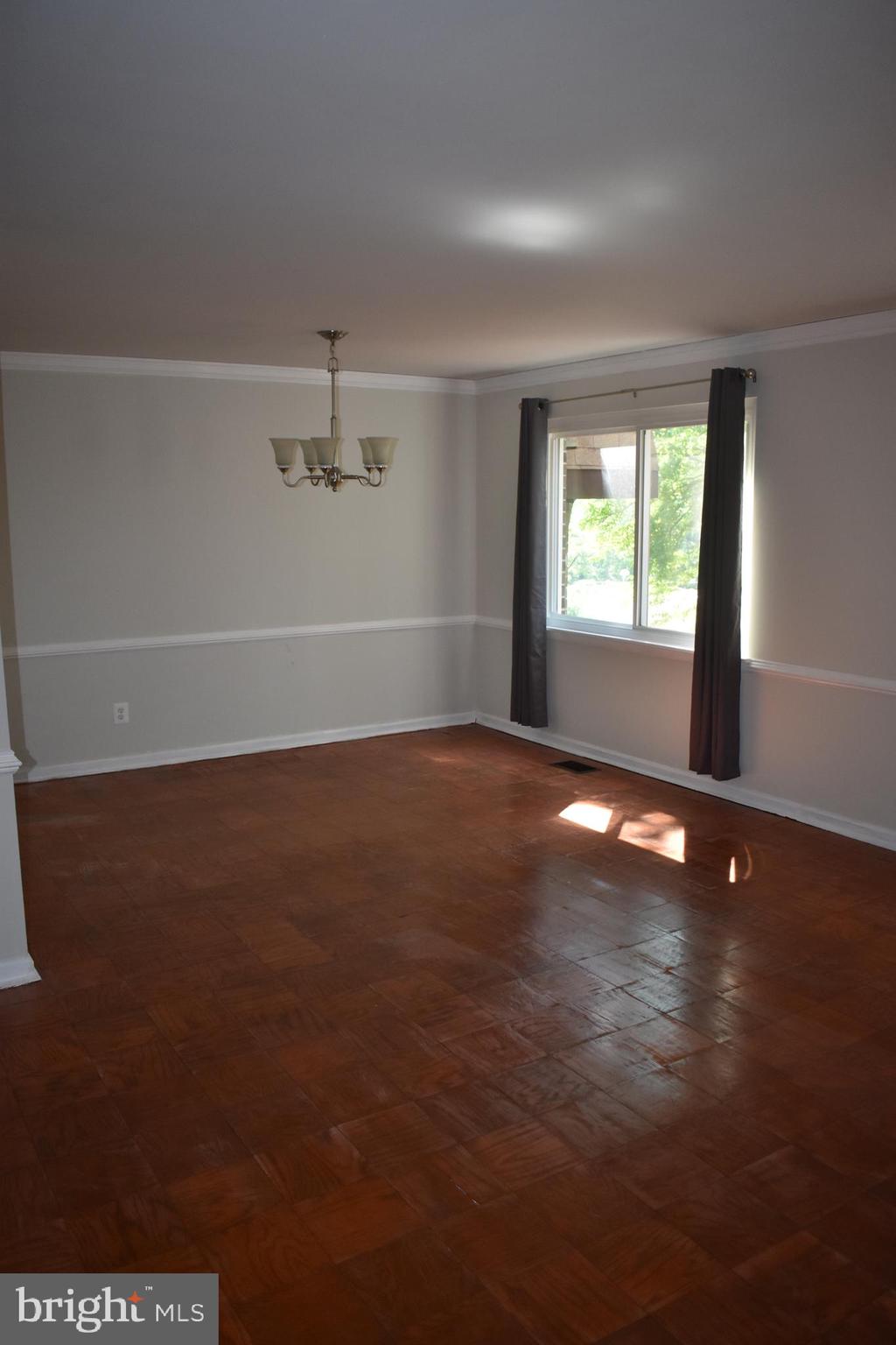 583 Summit Hall Road Gaithersburg, MD 20877 - Photo 9 of 52 Living-dining Hardwood floors