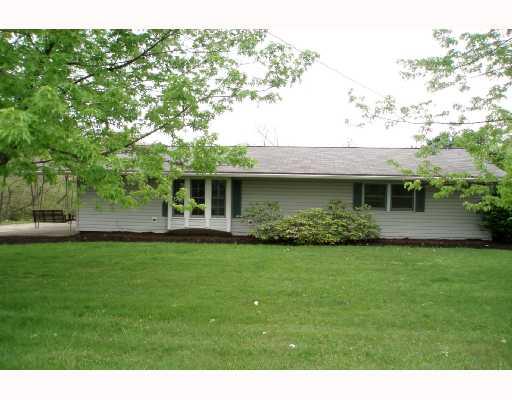 1510 Robertson Road Hermitage, PA 16148 - Photo 1 of 5 Exterior Front.