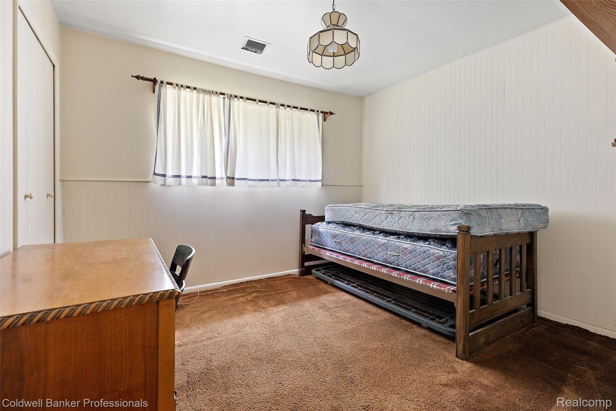 1108 Portsmouth Road Rochester, MI 48309 - Photo 10 of 18 1108 Portsmouth-11.jpg