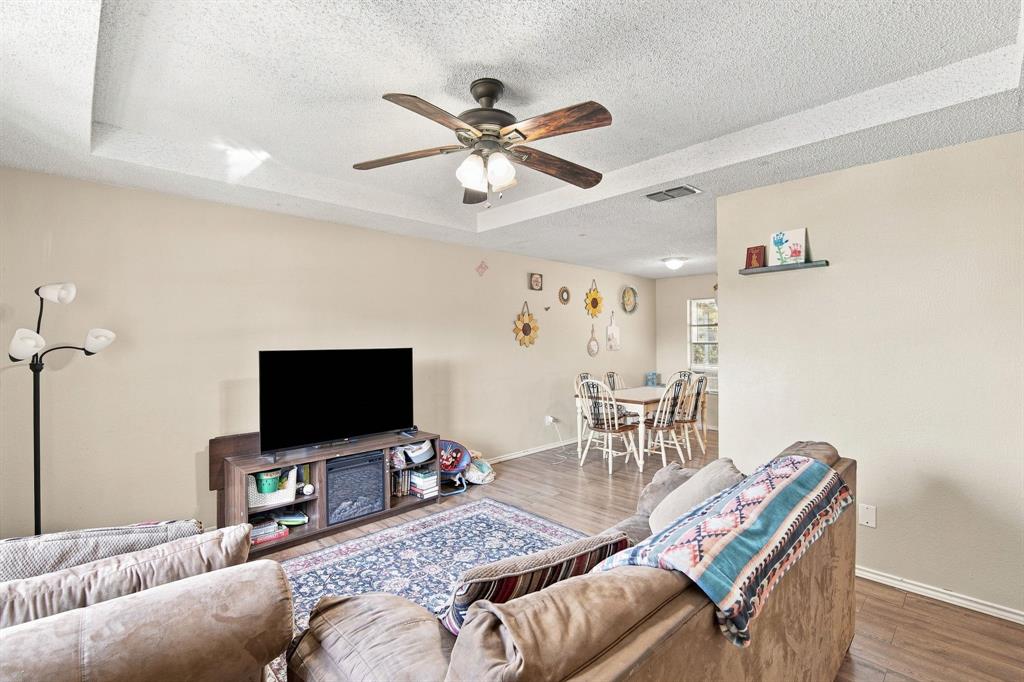 115 Solon Road Waxahachie, TX 75165 - Photo 4 of 13 Gallery Image 4