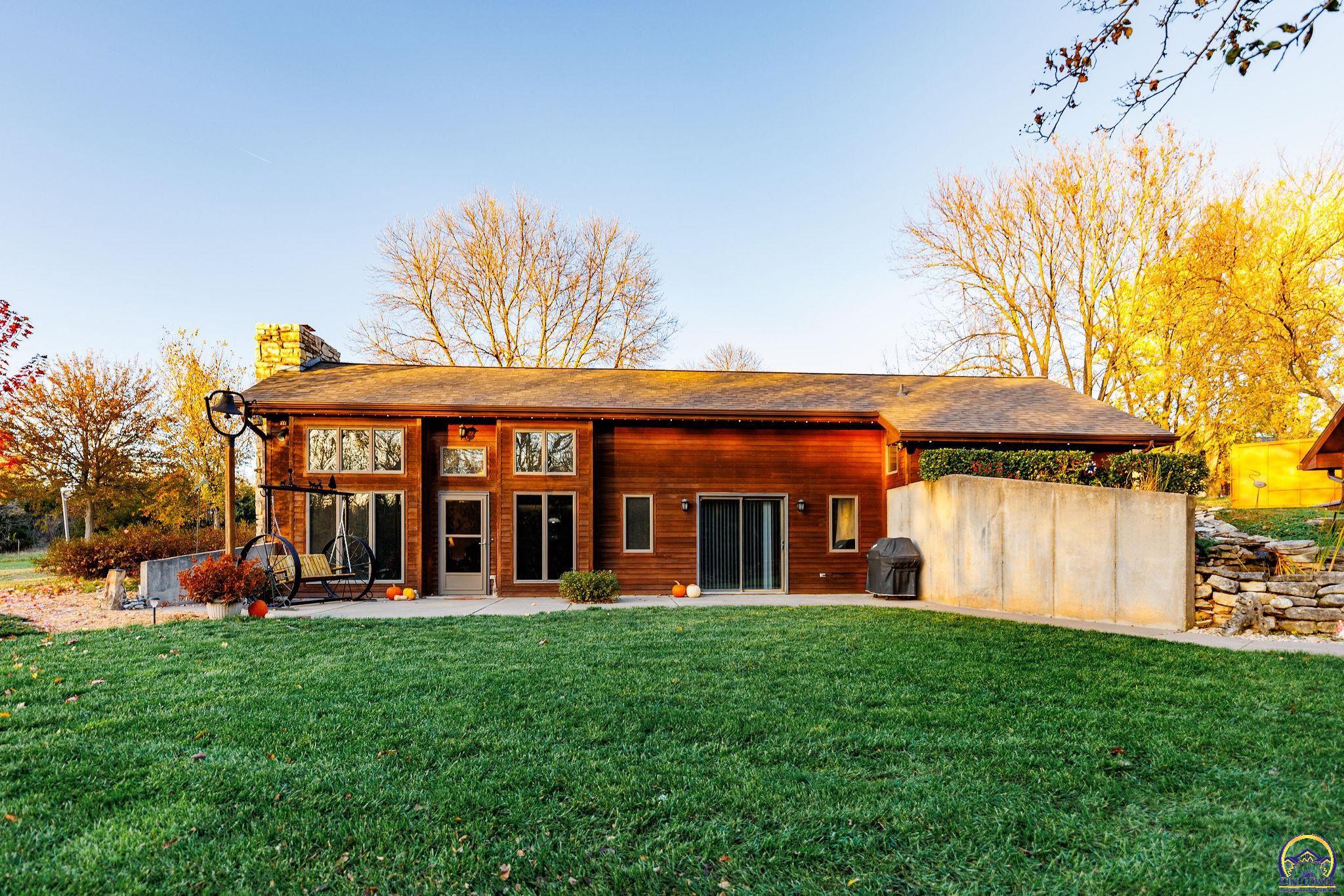 16755 Say Road Wamego, KS 66547 - Photo 2 of 38