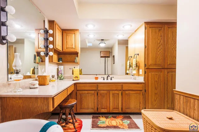 $615,000 | 16755 Say Road, Wamego, KS 66547