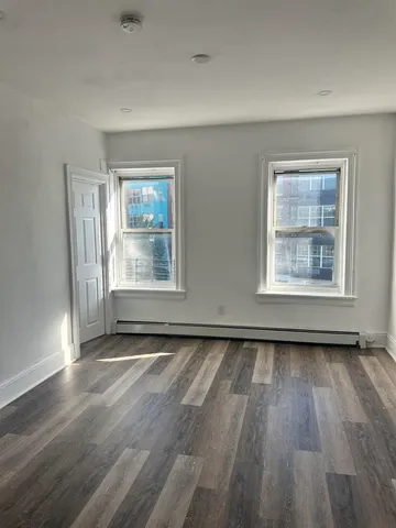 $2,800 | 340 2nd Street, Unit 4, Jersey City, NJ 07302