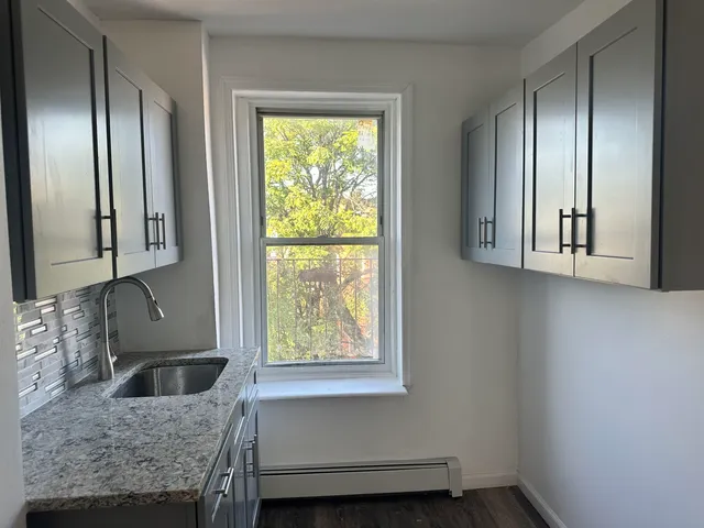 $2,800 | 340 2nd Street, Unit 4, Jersey City, NJ 07302