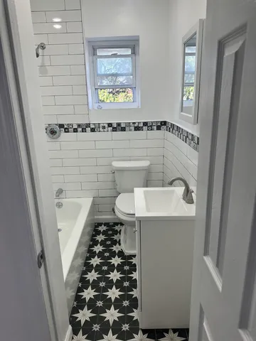 $2,800 | 340 2nd Street, Unit 4, Jersey City, NJ 07302