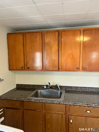 $1,650 | 144 Bristol Street, Unit 2, Southington, CT 06489