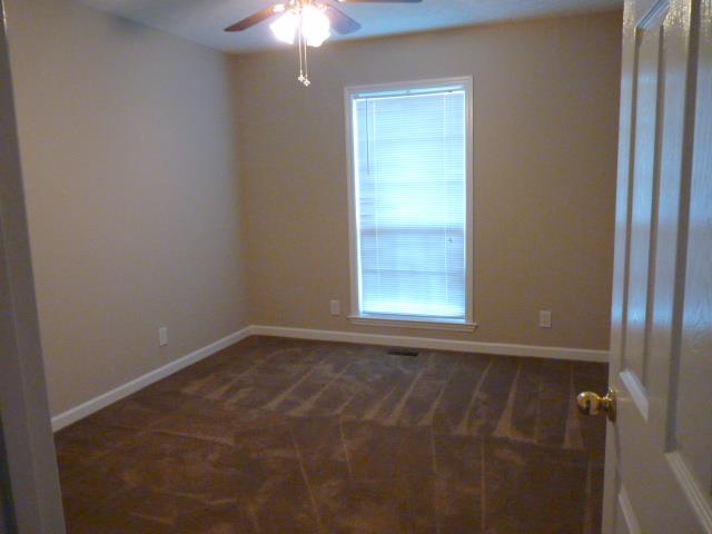 5538 Hunters Point Pike Lebanon, TN 37087 - Photo 12 of 20 an empty room with a window