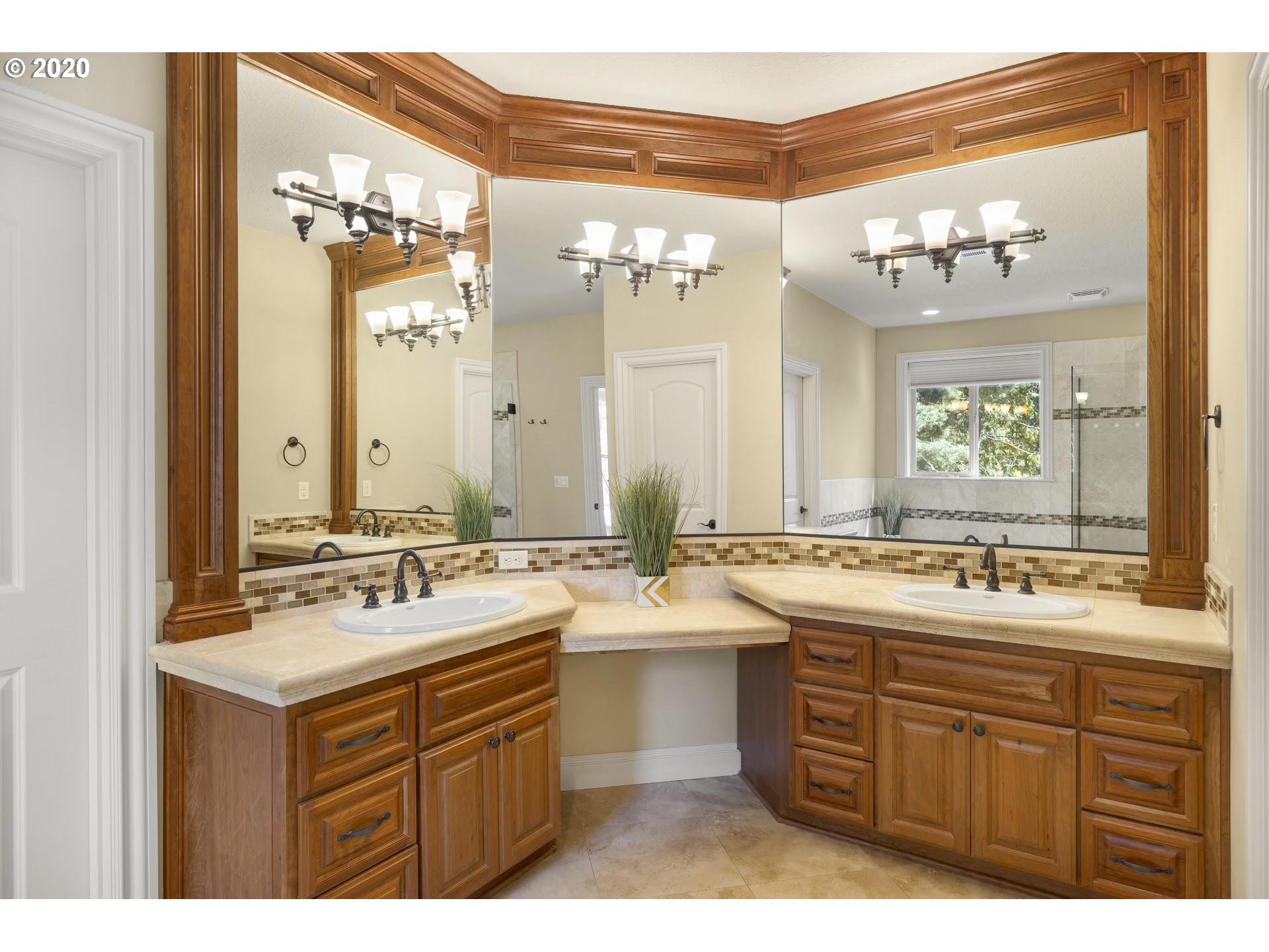 9357 Southwest Taylor Street Portland, OR 97225 - Photo 16 of 31 Bathroom, Attached