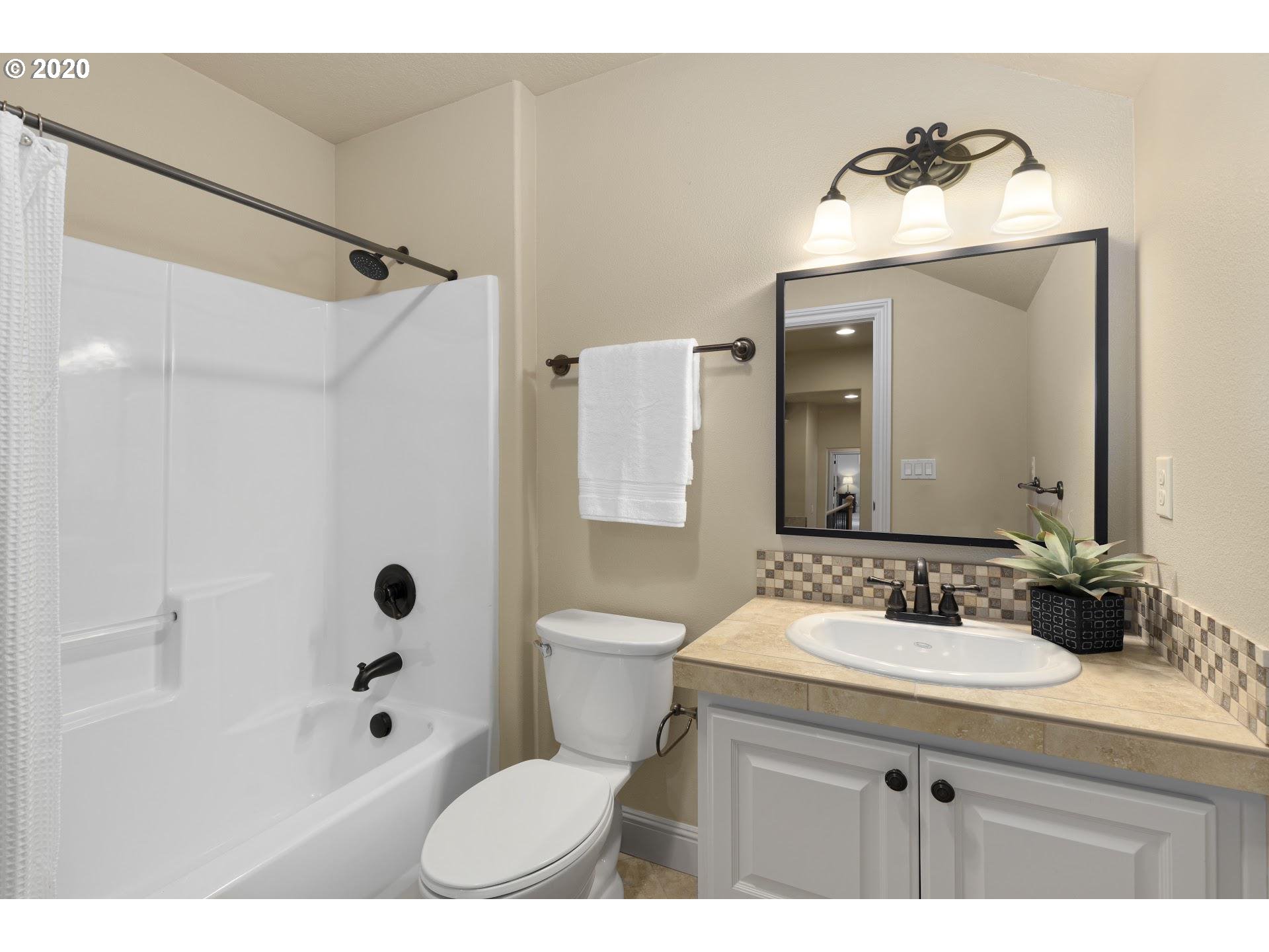 9357 Southwest Taylor Street Portland, OR 97225 - Photo 23 of 31 Bathroom