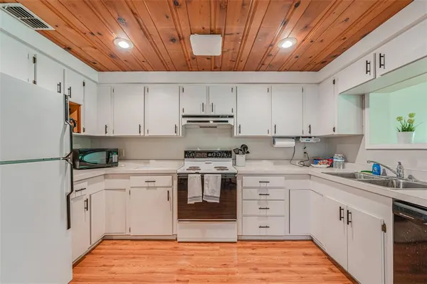 $299,999 | 8585 West Miss Maggie Drive, Homosassa, FL 34448