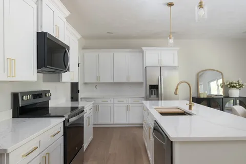 $699,900 | 86 High Street, Unit 1, Carver, MA 02330