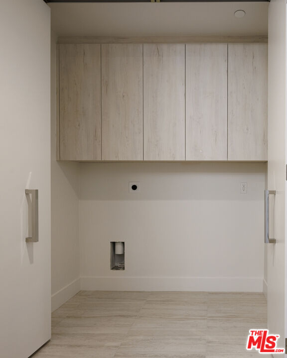 411 South Hamel Road, Unit 308 Los Angeles, CA 90048 - Photo 12 of 15 a view of an empty room