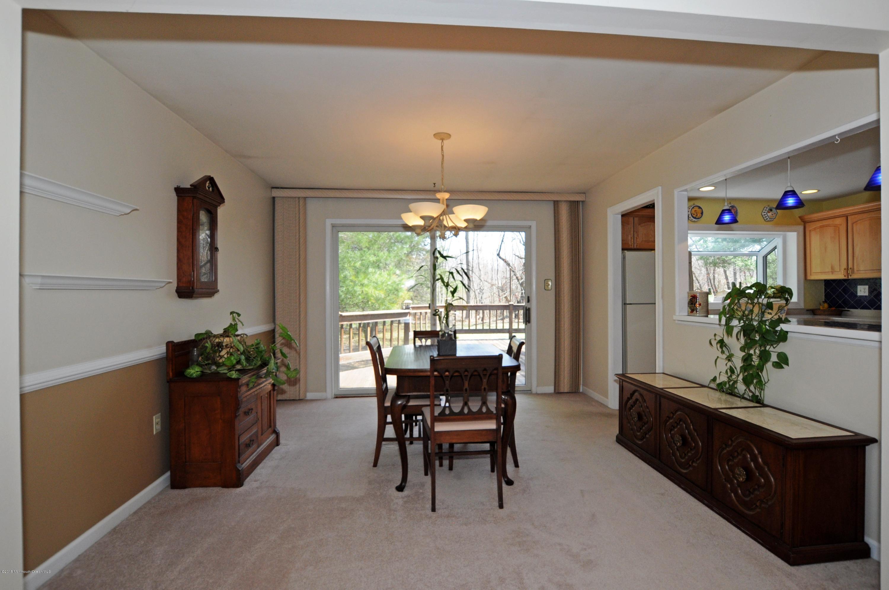 18 Taylor Road Marlboro, NJ 07746 - Photo 5 of 18 18 taylor dr.jpg