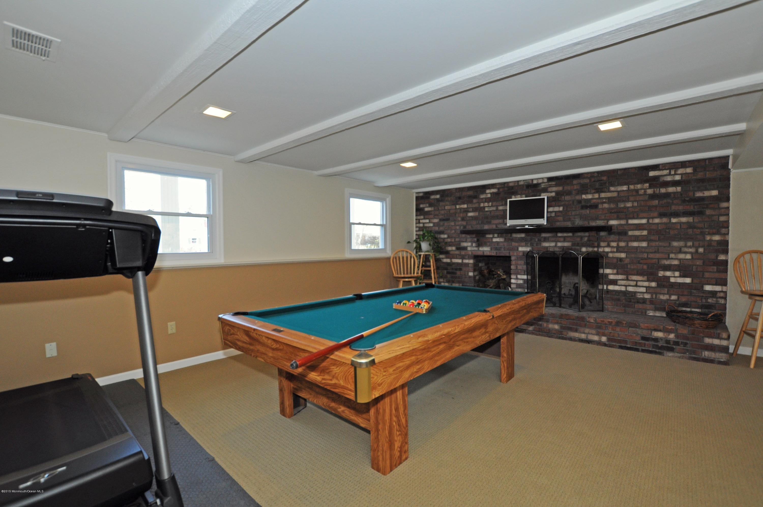 18 Taylor Road Marlboro, NJ 07746 - Photo 10 of 18 18 taylor fmly rm.jpg