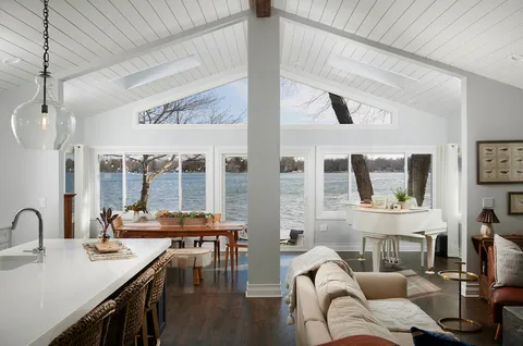 $1,050,000 | 795 Oak Court, Crystal Lake, IL 60014