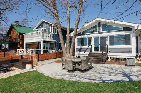 $1,050,000 | 795 Oak Court, Crystal Lake, IL 60014