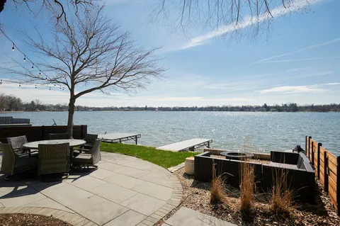 $1,050,000 | 795 Oak Court, Crystal Lake, IL 60014