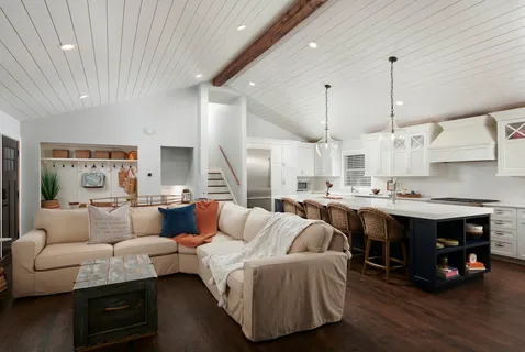 $1,050,000 | 795 Oak Court, Crystal Lake, IL 60014