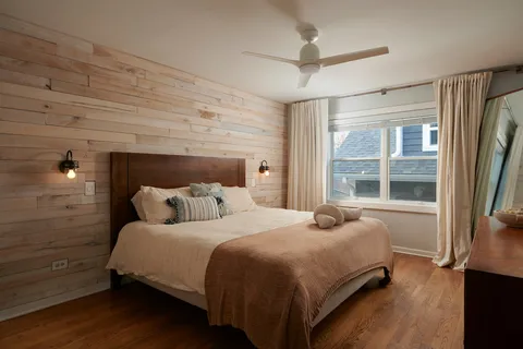 $1,050,000 | 795 Oak Court, Crystal Lake, IL 60014