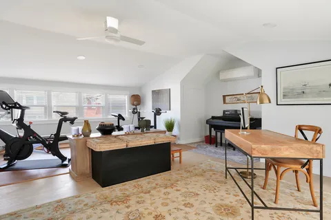 $1,050,000 | 795 Oak Court, Crystal Lake, IL 60014