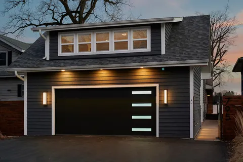 $1,050,000 | 795 Oak Court, Crystal Lake, IL 60014