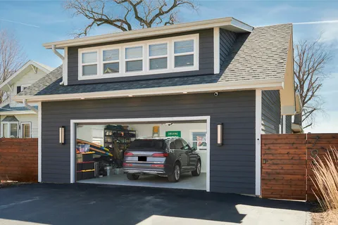 $1,050,000 | 795 Oak Court, Crystal Lake, IL 60014