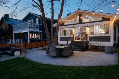 $1,050,000 | 795 Oak Court, Crystal Lake, IL 60014