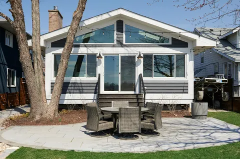 $1,050,000 | 795 Oak Court, Crystal Lake, IL 60014