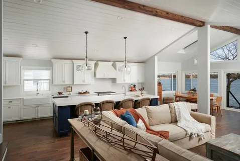 $1,050,000 | 795 Oak Court, Crystal Lake, IL 60014