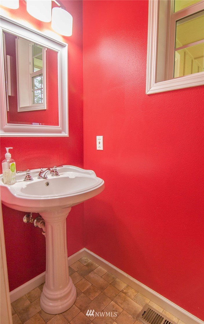524 South Camano Ridge Road Camano Island, WA 98282 - Photo 16 of 40 Gallery Image 16