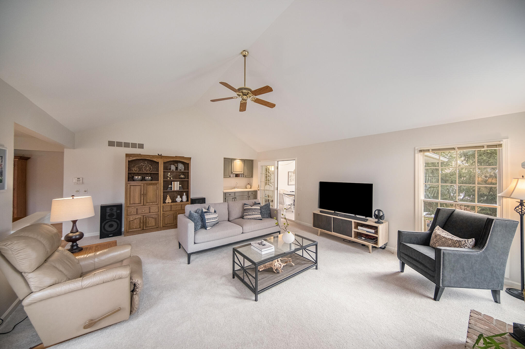 2569 Walnut Road Ann Arbor, MI 48103 - Photo 16 of 63 5 fam rm