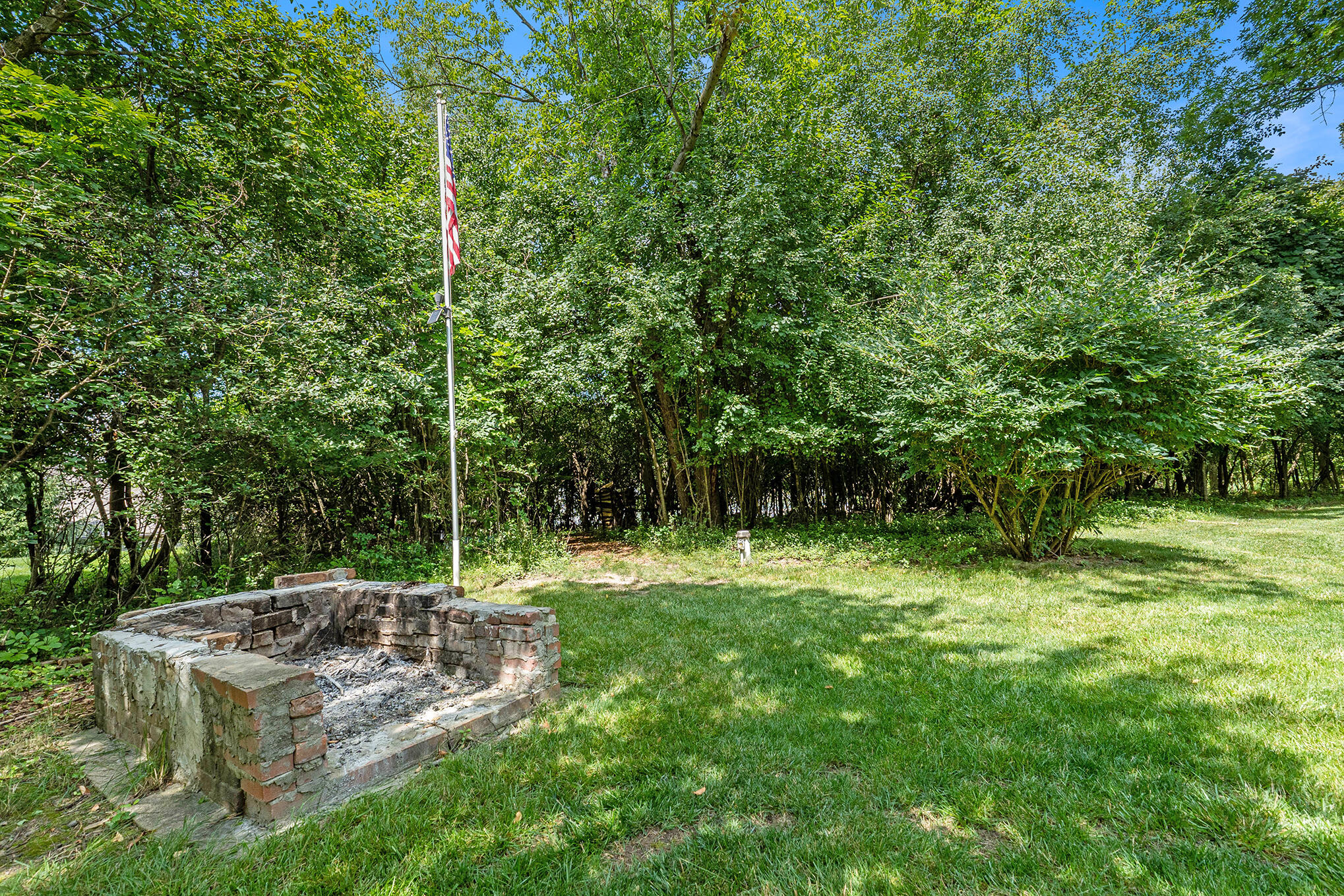 2569 Walnut Road Ann Arbor, MI 48103 - Photo 58 of 63 17 backyard