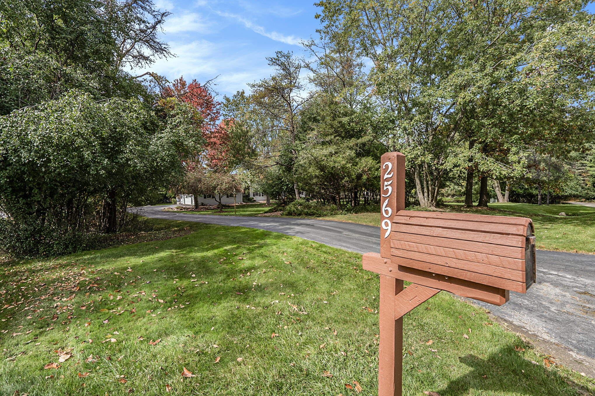 2569 Walnut Road Ann Arbor, MI 48103 - Photo 63 of 63 41 front
