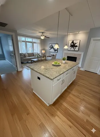 $2,500 | 310 South Main Street, Unit 208, Lombard, IL 60148