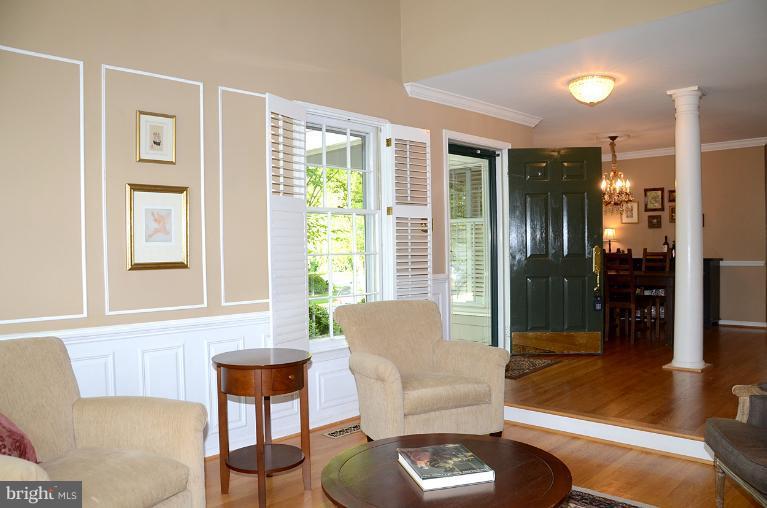 11608 Springhouse Place Reston, VA 20194 - Photo 2 of 30 Living Room