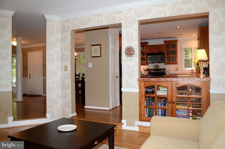 11608 Springhouse Place Reston, VA 20194 - Photo 12 of 30 Interior (General)