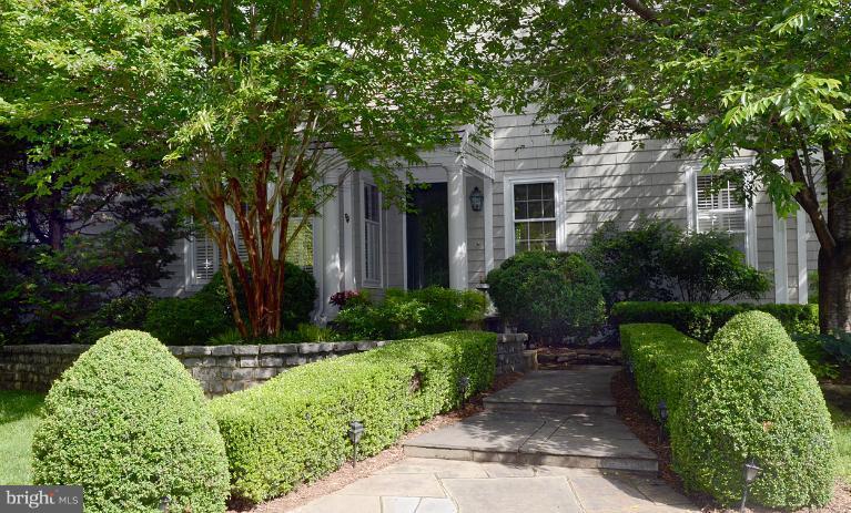 11608 Springhouse Place Reston, VA 20194 - Photo 16 of 30 Exterior (Front)