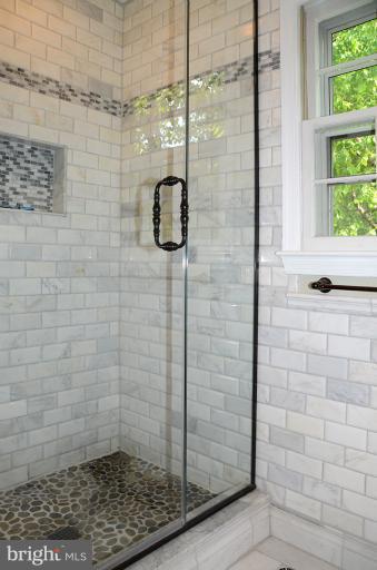 11608 Springhouse Place Reston, VA 20194 - Photo 24 of 30 Bath (Master)
