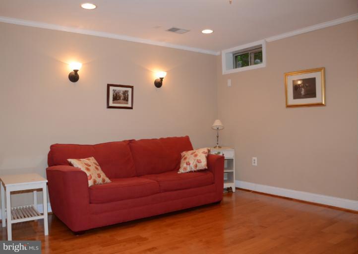 11608 Springhouse Place Reston, VA 20194 - Photo 27 of 30 Interior (General)