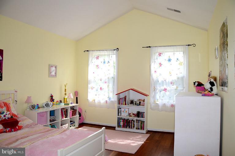 11608 Springhouse Place Reston, VA 20194 - Photo 10 of 30 Bedroom