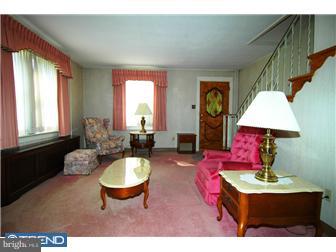 1615 Gregg Street Reading, PA 19607 - Photo 3 of 12 Living Room