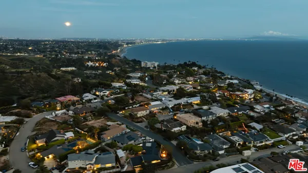 $4,475,000 | 17763 Sabbiadoro Way, Pacific Palisades, CA 90272