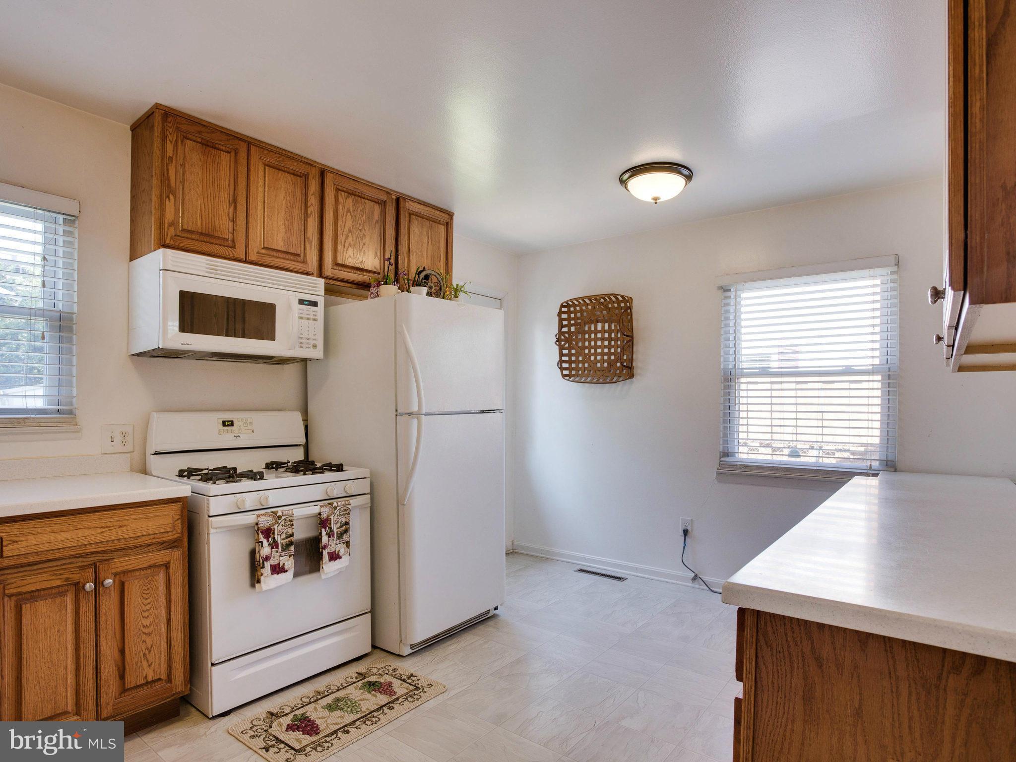 6711 Cimarron Street Springfield, VA 22150 - Photo 9 of 30 Kitchen