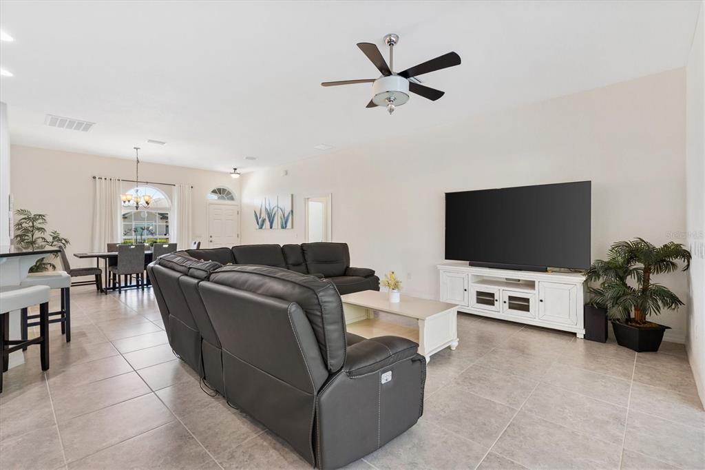 10945 Southeast 168TH Loop Summerfield, FL 34491 - Photo 7 of 59