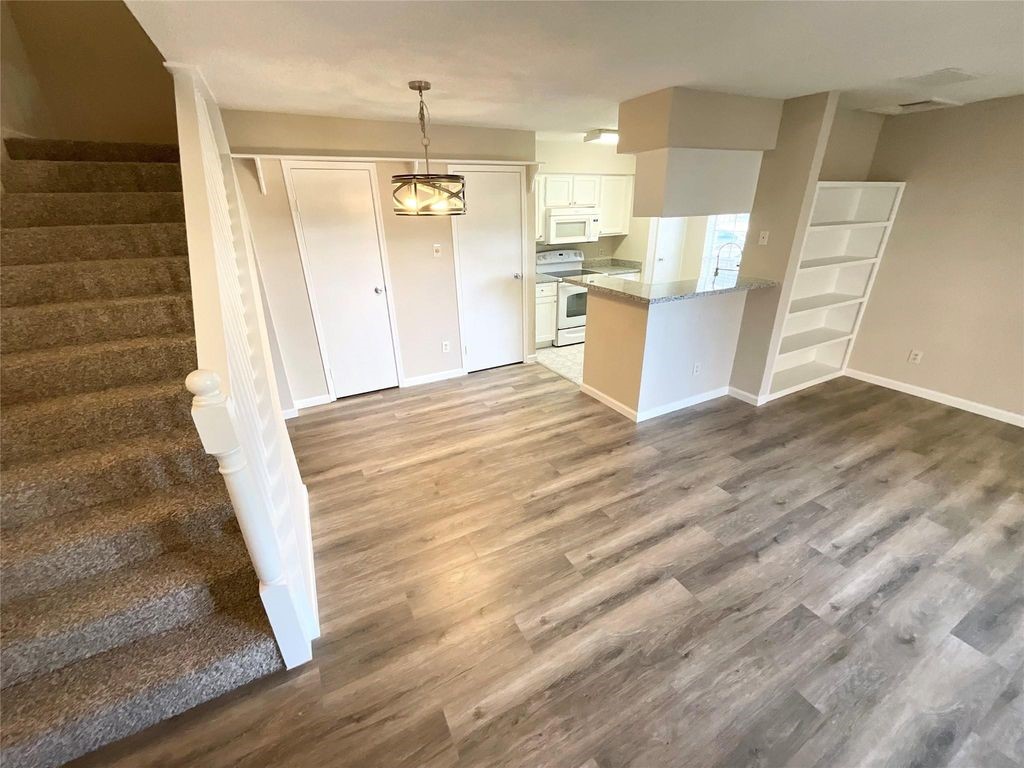 1515 Sandy Springs Road, Unit 1808 Houston, TX 77042 - Photo 11 of 48