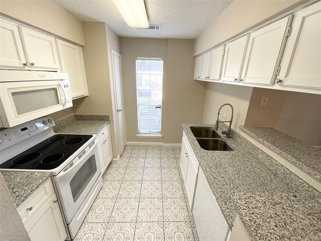 1515 Sandy Springs Road, Unit 1808 Houston, TX 77042 - Photo 15 of 48